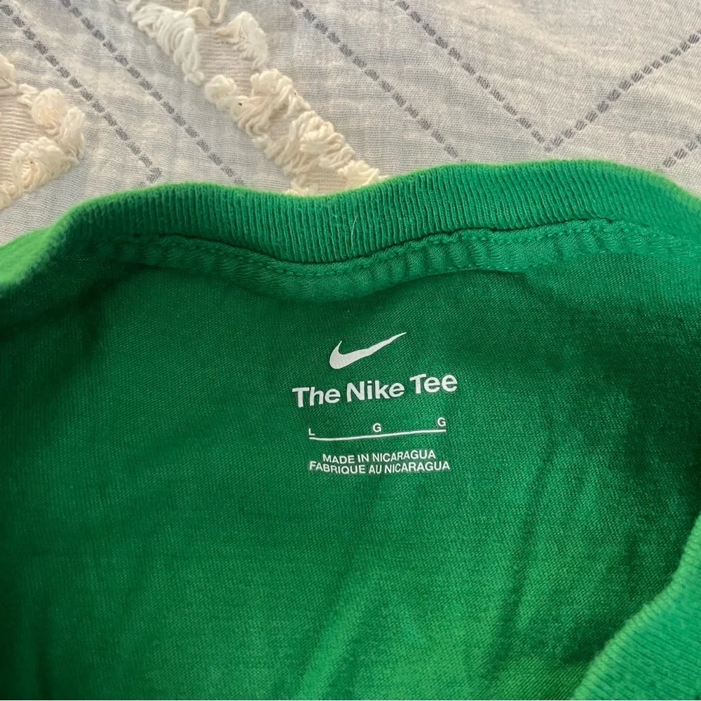 Nike Boys Large Green Just Do It T-Shirt‎ Short Sleeve Crewneck Swoosh Tee